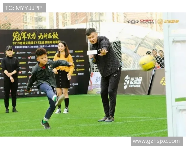 九宫格足球巨星风采展示:探索全球顶级球员的精彩瞬间与传奇故事 九宫格足球巨星风采展示:探索全球顶级球员的精彩瞬间与传奇故事