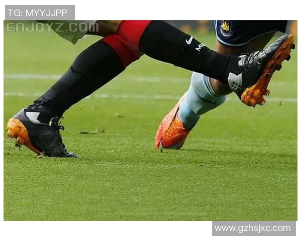 只穿一款足球鞋的球星如何通过坚持与选择塑造独特足球风格