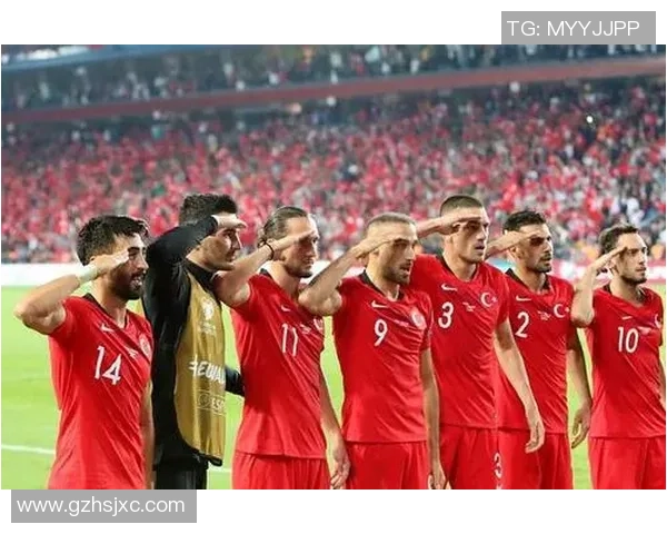 土耳其足球明星成长之路与辉煌成就深度解析 土耳其足球明星成长之路与辉煌成就深度解析