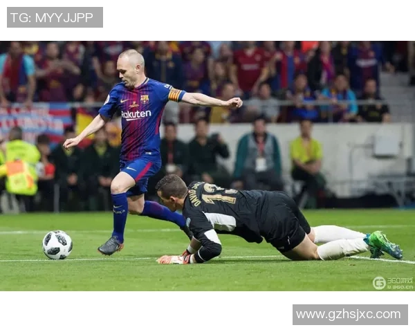 如何在实况足球中更换球星球服并进行个性化定制