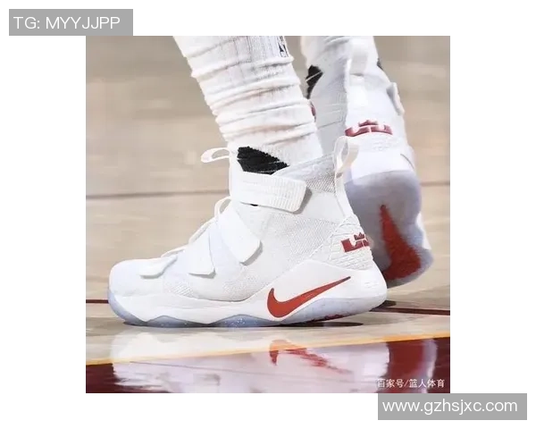 足坛巨星赛场风采尽显脚上战靴彰显个性魅力瞬间